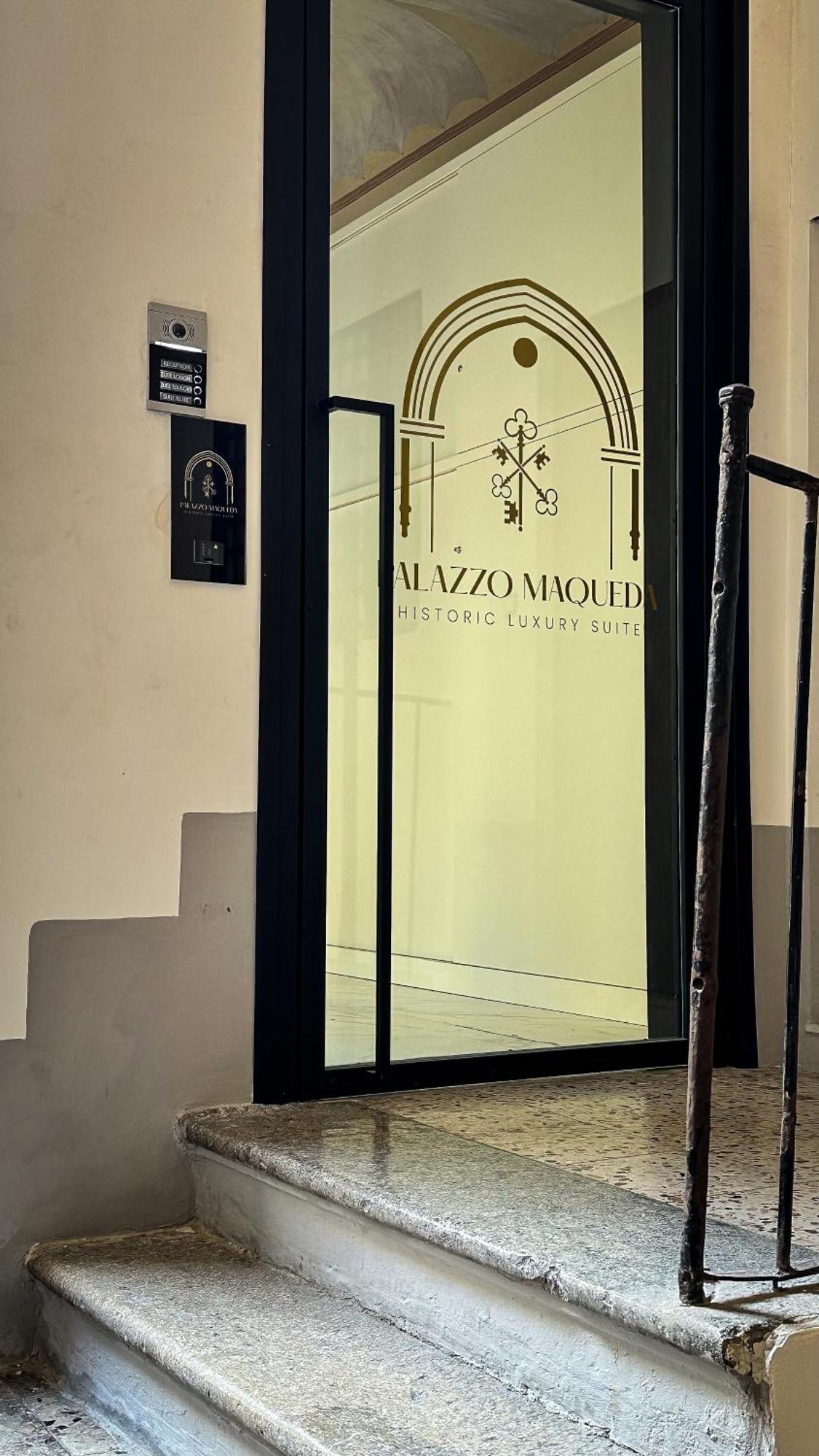 ホテル Palazzo Maqueda パレルモ エクステリア 写真