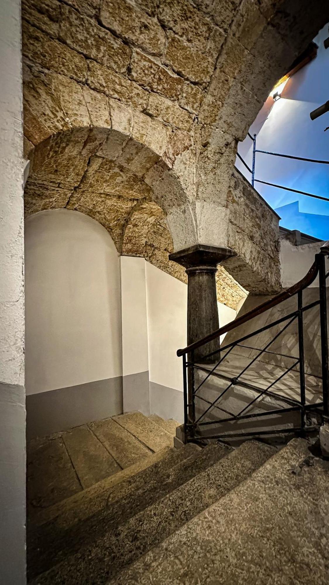 ホテル Palazzo Maqueda パレルモ エクステリア 写真